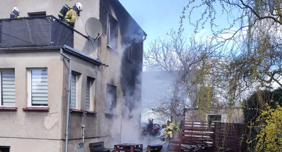 Brzoza pod Bydgoszczą: Policjant w cywilu zatrzymuje tragedię, zanim nadejdzie pomoc