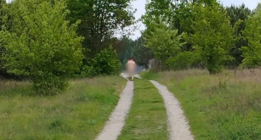 Zwyrodnialec w Fordonie. Policja przeszukała teren po ataku na kobiety [FILM]