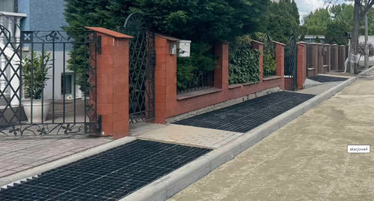 Nie tylko Akacjowa. Inwestycyjna fala przetacza się przez Miedzyń – ulice gruntowe zyskują nowe nawierzchnie