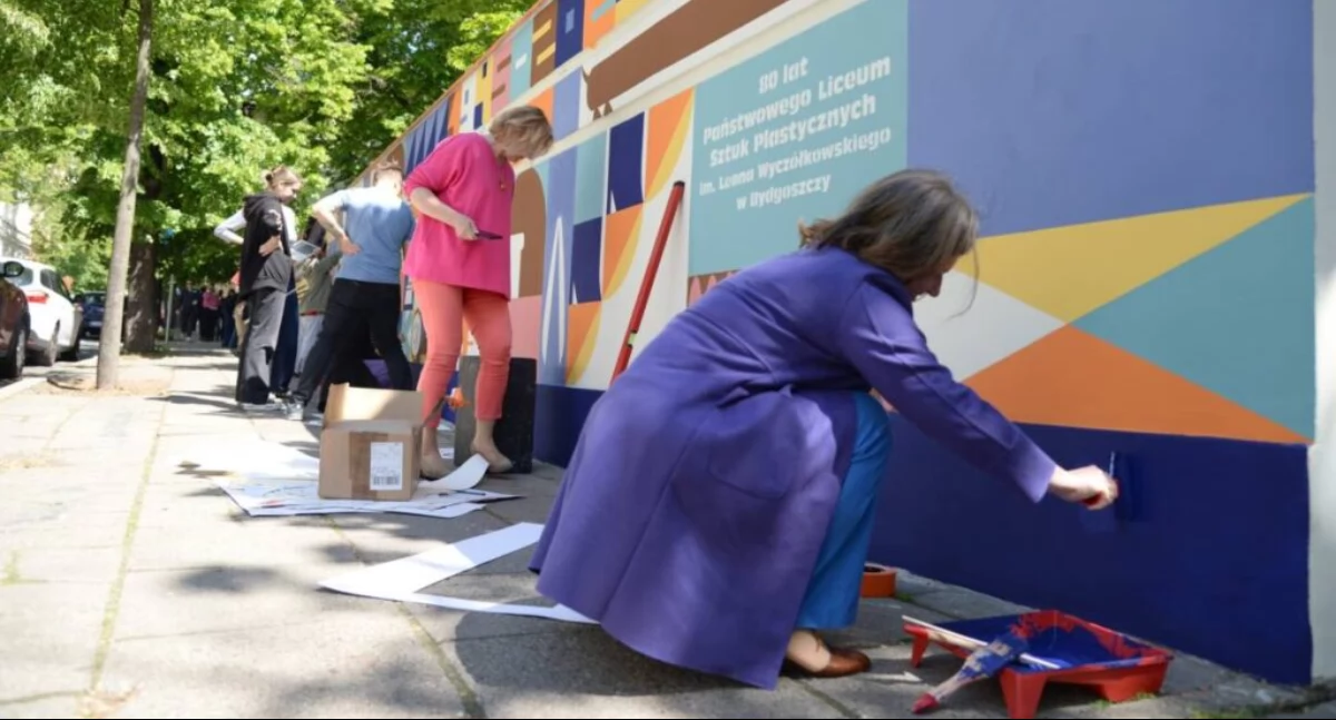 Bydgoszcz zyskała nową perełkę. 30-metrowy mural autorki uczennicy zachwyca barwami