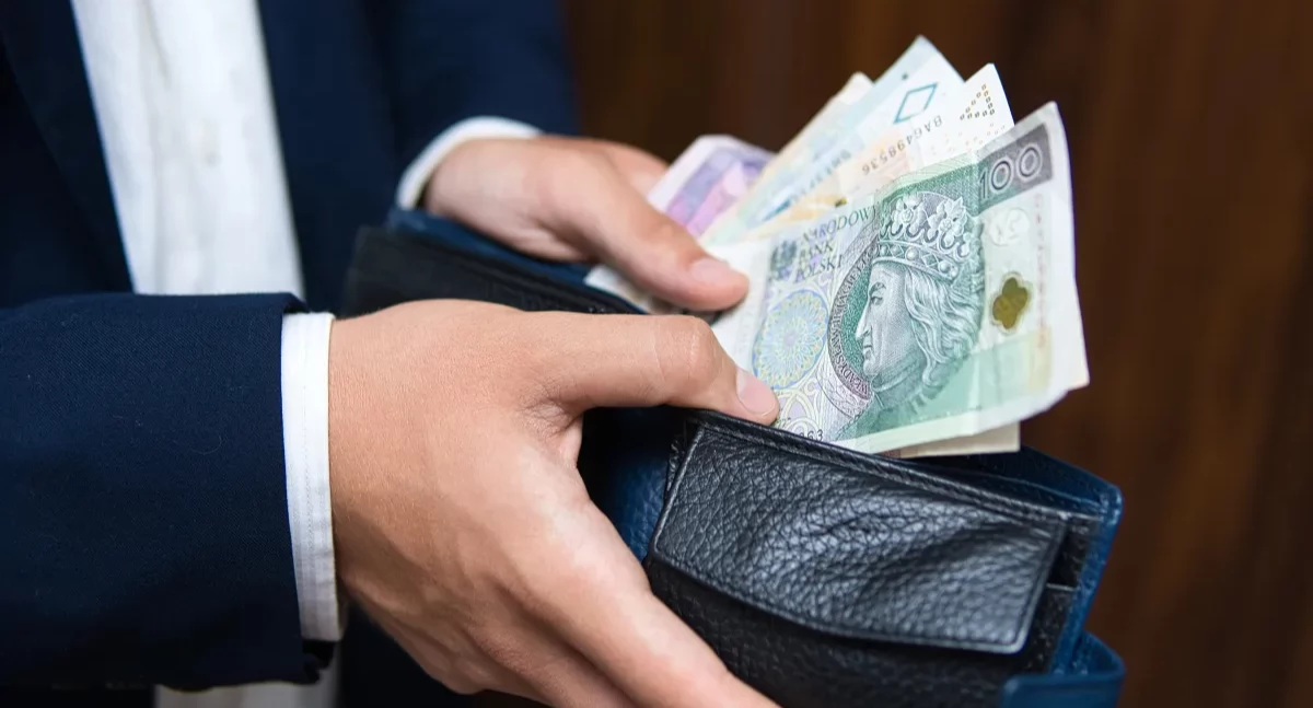 Energetyczny bon nadchodzi. Miliony złotych pomocy energetycznej trafią do najstarszych mieszkańców