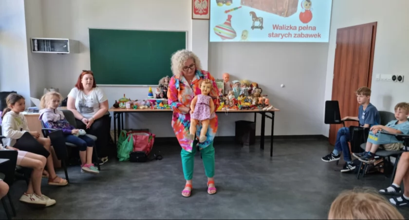 Wakacje w laboratorium? Dzieci odkrywają naukę na UKW w Bydgoszczy