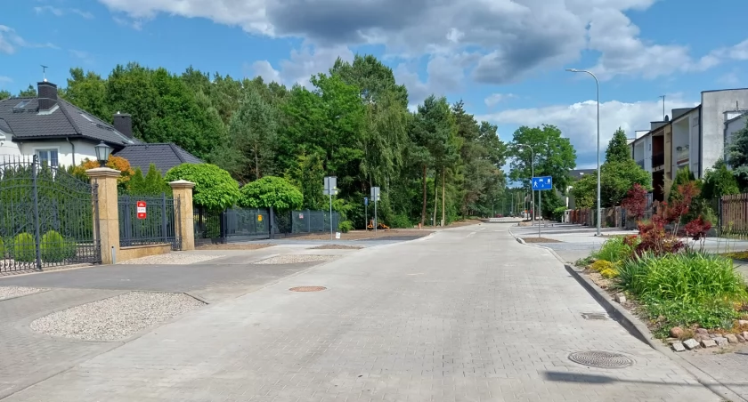 Nowa nawierzchnia, nowe życie. Gościeradzka na Piaskach już przejezdna