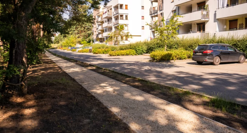 Fordon. Teren przy Gryfa Pomorskiego zyskał nową ścieżkę spacerową dzięki BBO