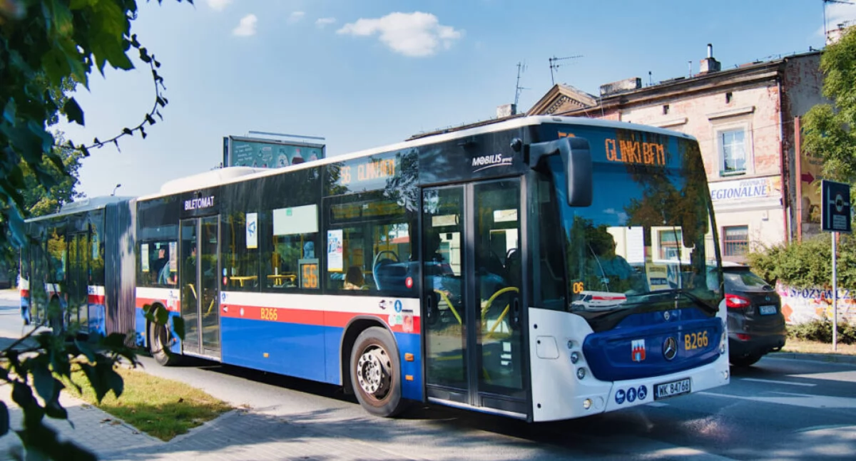 Jedne gminy biją rekordy, inne niemal nie korzystają: kto naprawdę korzysta z biletów metropolitalnych?