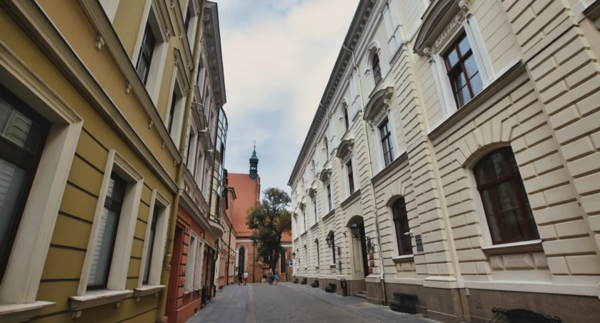 Dni Seniora 2025 w Bydgoszczy i regionie. Terminy, miejsca, telefony i najważniejsze porady ZUS