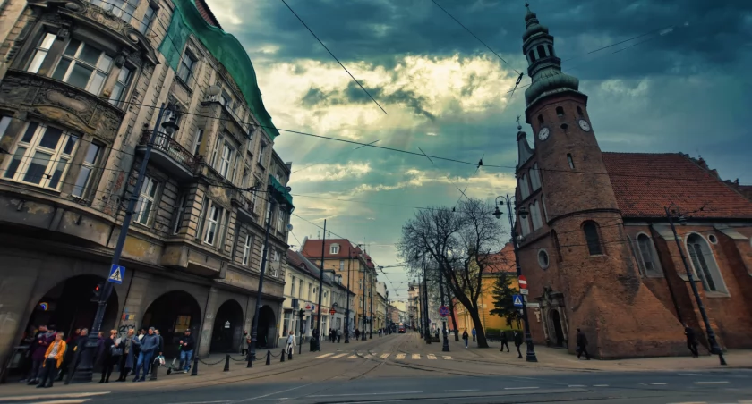 Prognoza dla Bydgoszczy do niedzieli: chłodne poranki, przelotne deszcze, szansa na milszą niedzielę