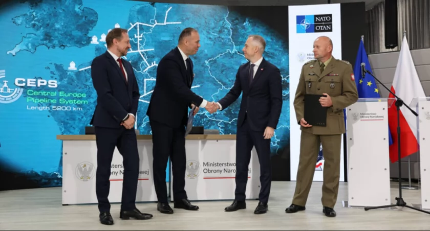 Rurociąg NATO dojdzie do Nowej Wsi Wielkiej. 300 km pod Bydgoszcz