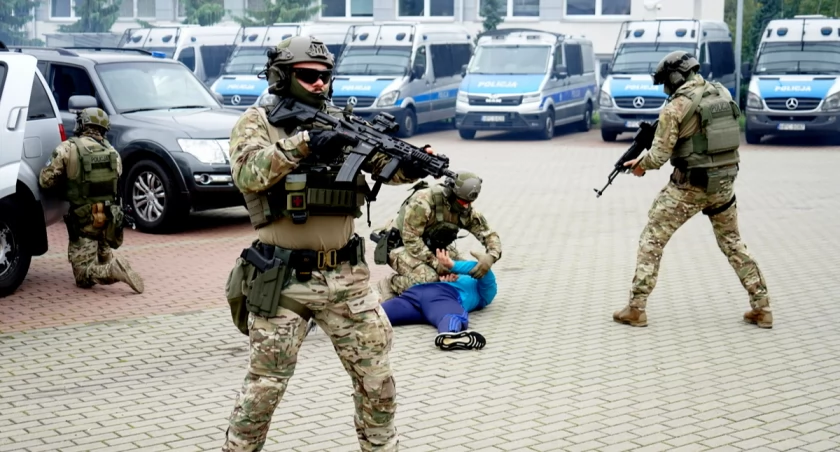 Amerykańscy policjanci w Bydgoszczy i Toruniu: pokaz sprzętu