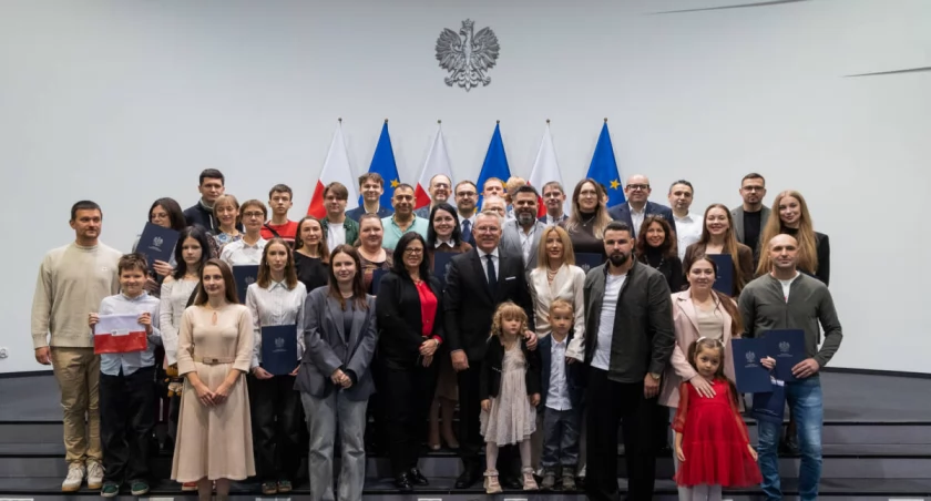 39 nowych obywateli. Wśród nich tuner żużla z Bydgoszczy