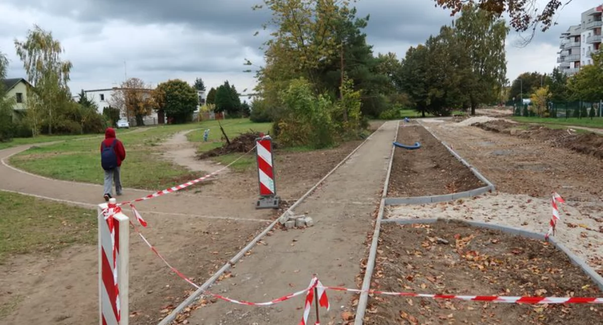 Wyżyny: ruszył II etap parku, 12 latarni i 18 drzew