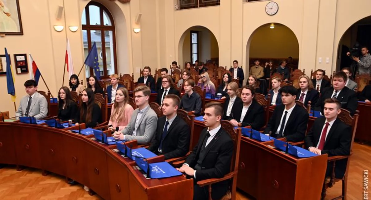 Młodzi wybiorą radnych: zgłoszenia szkół do 4 listopada