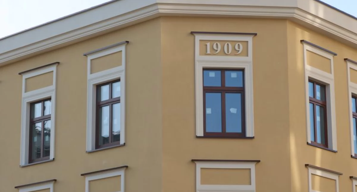 Bocianowo: Kaszubska 15 odnowiona, nr 8 w remoncie