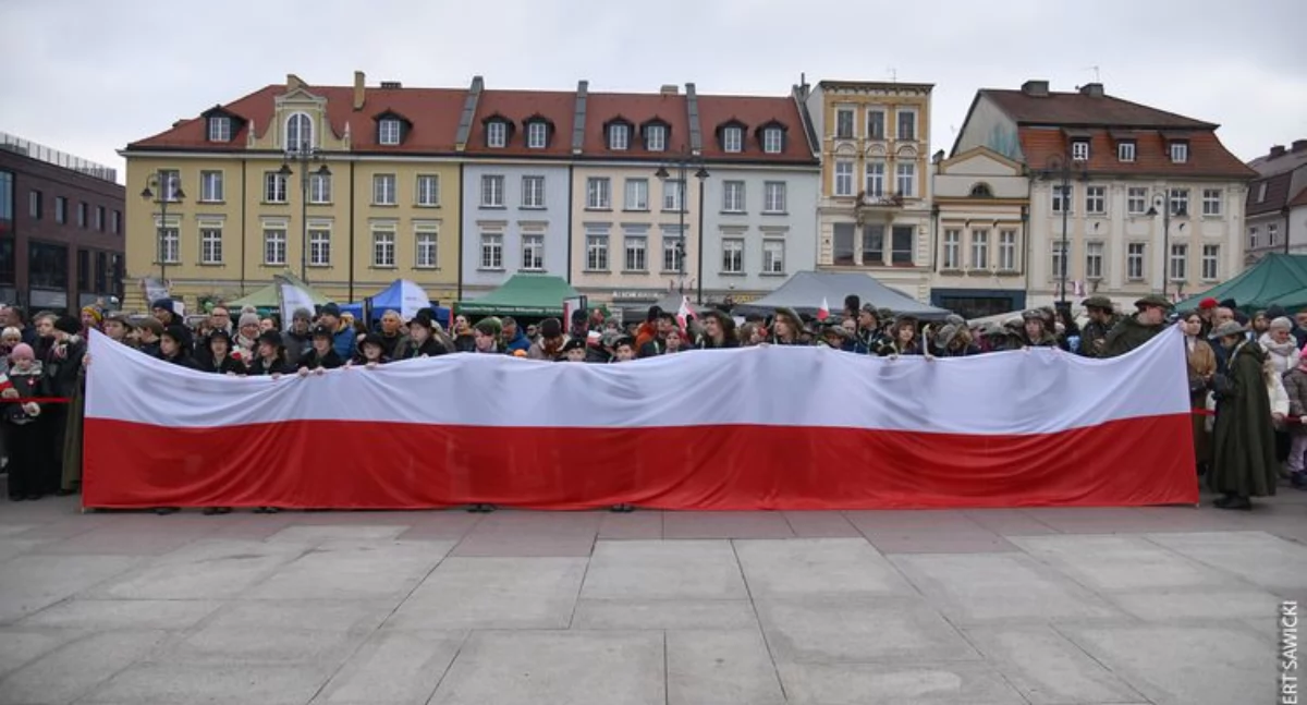 Bydgoszcz świętowała 11 listopada: rajd 111 km i wspólne śpiewanie