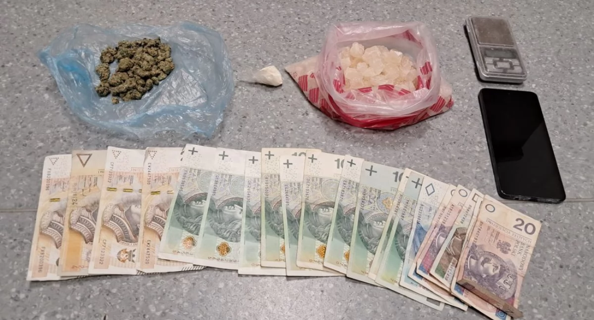 Nocna interwencja w Inowrocławiu: 380 g narkotyków i areszt