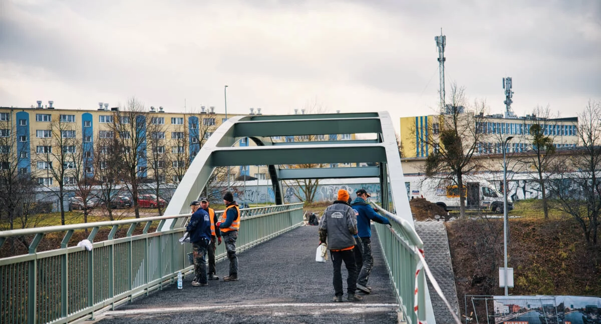 Kładka Wyżyny–Wzgórze Wolności znów czynna. Finisz prac