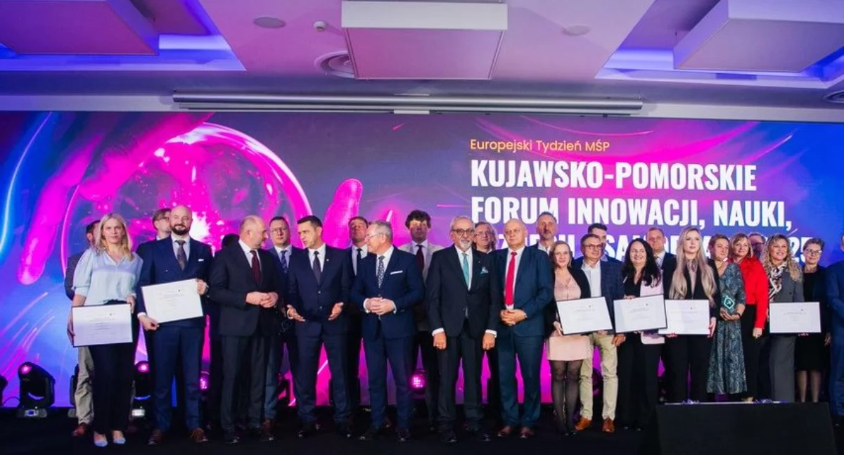 Lider Innowacji dla atlasu UMK. Doceniono bydgoskich fizjoterapeutów
