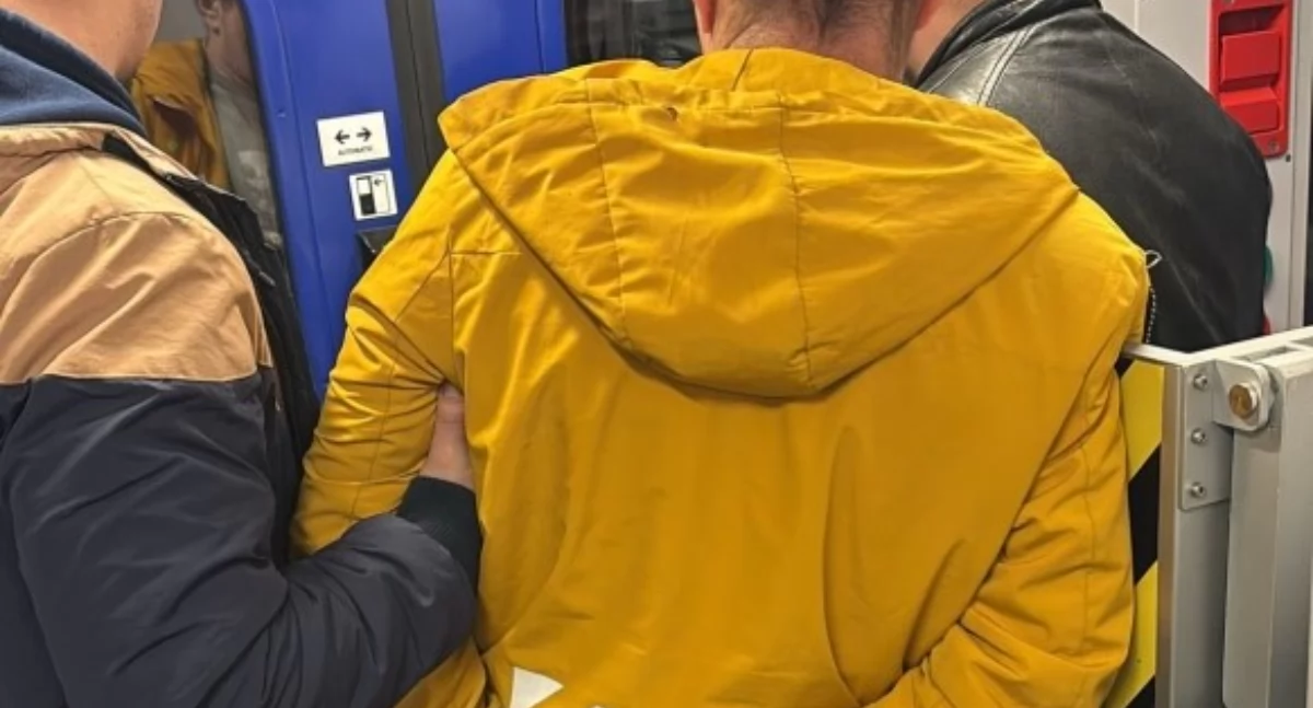 Poszukiwany listem gończym wpadł w pociągu. Policja z Janikowa