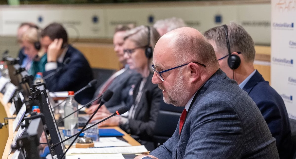 WPR pod lupą w Brukseli. Marszałek Całbecki mówi o zmianach