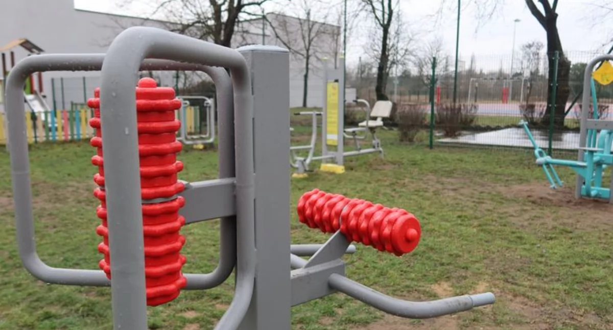 Plac przy SP45 w Brdyujściu urośnie. Trampolina i street workout