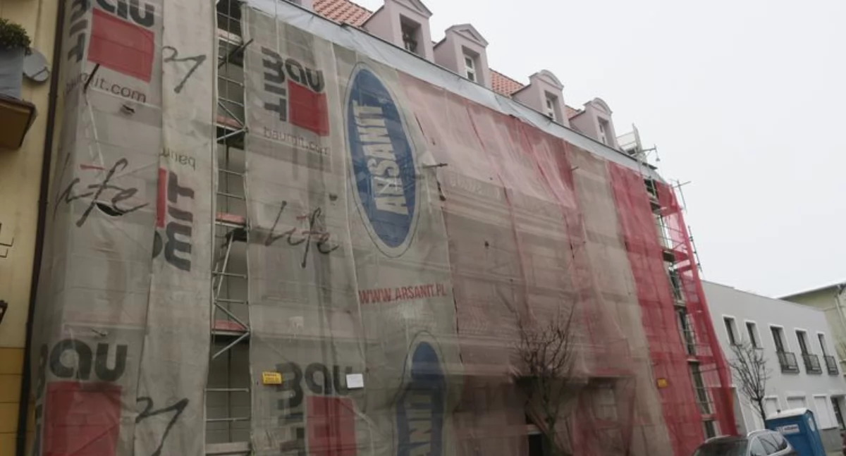 Balkony wracają do formy. Remont kamienicy w Śródmieściu