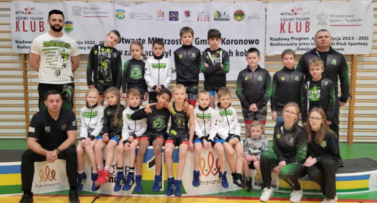 Koronowo: trzy medale dla Gminy Dobrcz w zapasach