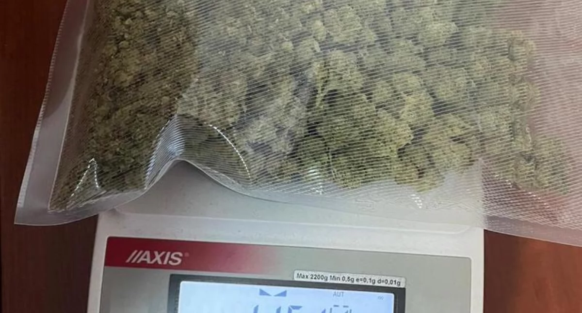 Łabiszyn: 115 g suszu w torbie. Zarzuty dla 19‑latka i jego ojca