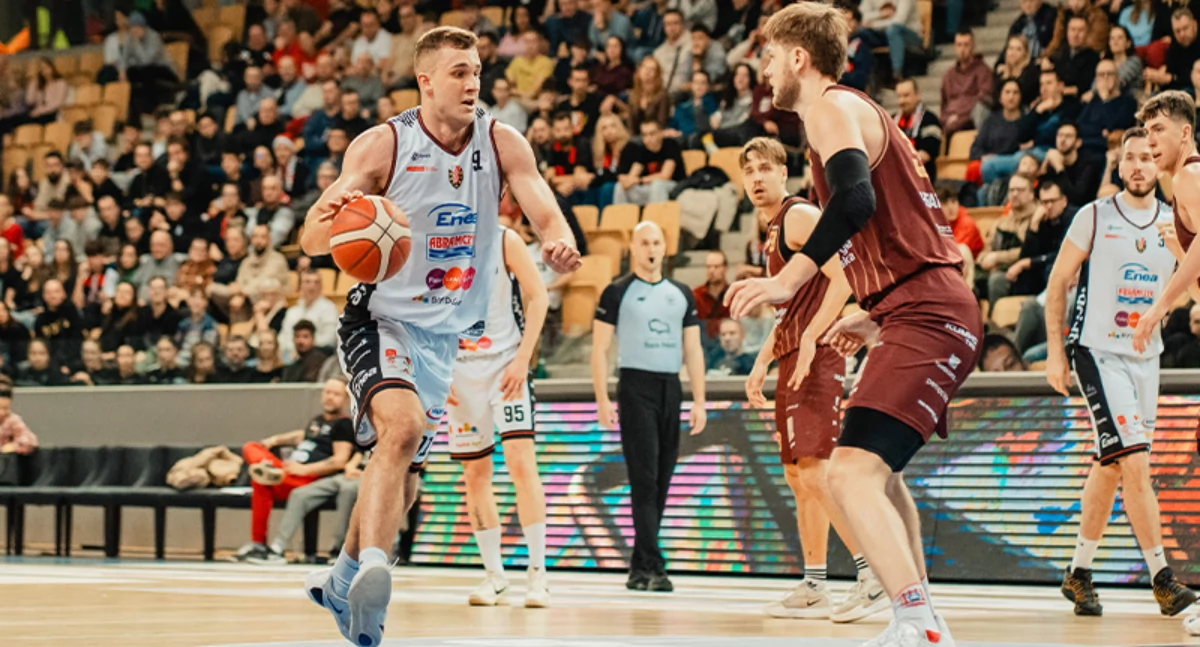 Astoria znów skuteczna: 79:60 z Resovią i twarda obrona