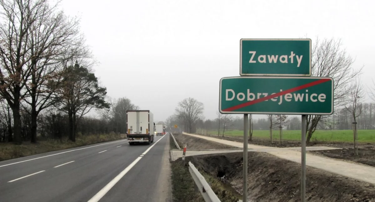 Chodnik na DK10. 1,6 km między Dobrzejewicami a Zawałami