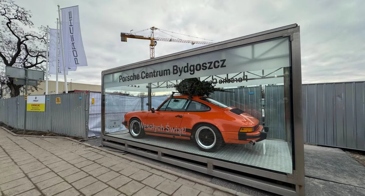 Porsche Centrum Bydgoszcz rośnie. 911 w gablocie na Fordońskiej