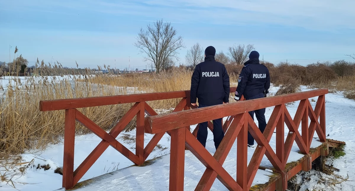 Radziejowscy policjanci na lodzie. Patrole na zamarzniętych akwenach