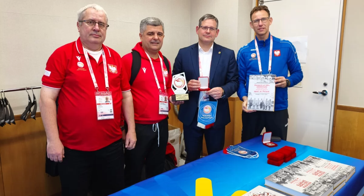 Kronika 100-lecia sportu Głuchych w Polsce po angielsku