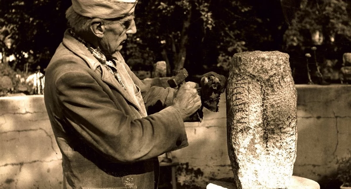 Rzeźby Stanisława Horno-Popławskiego zniknęły z Botanika