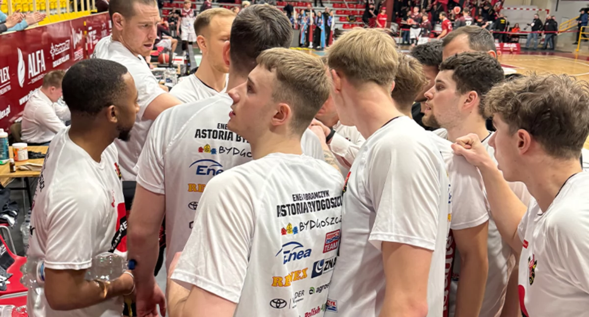 Astoria Bydgoszcz 80:69 w Stargardzie. Cztery trójki Andrzejewskiego