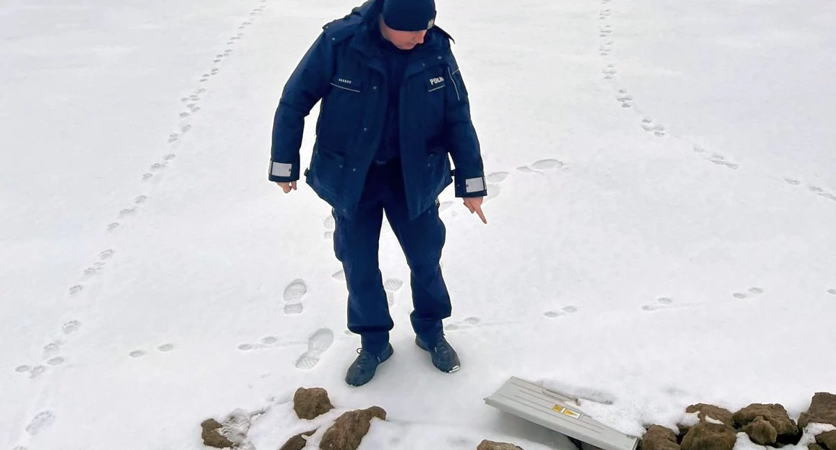 Kontrole akwenów w Pakości. Policja ostrzega przed lodem