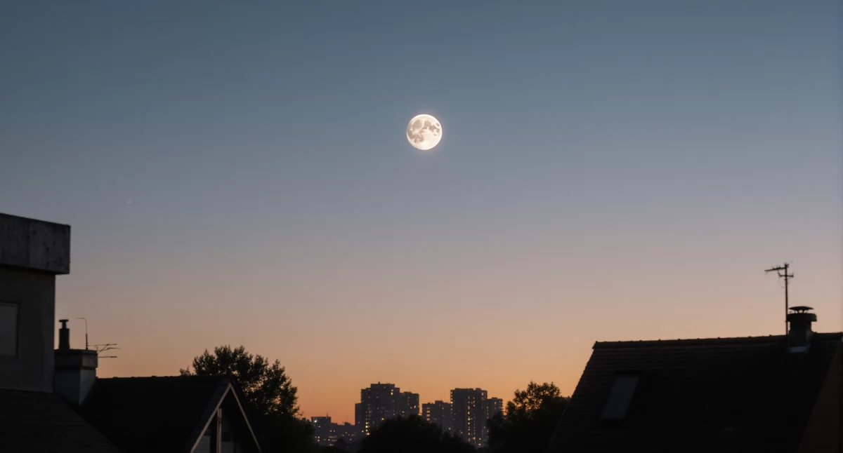 Księżyc i Jowisz nad Polską: efektowne zbliżenie 26 lutego