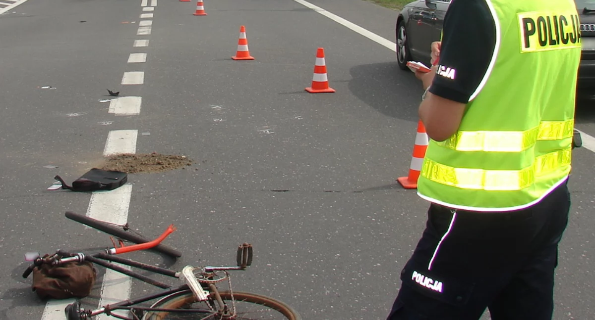 Wypadek w Borównie: kierowca pod kokainą zderzył się z rowerzystą