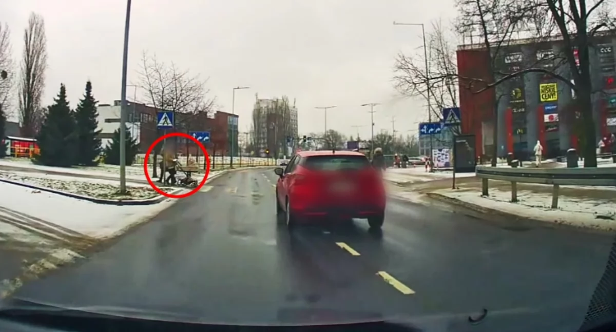 STOP AGRESJI DROGOWEJ: Micra na ul. Sieńki nie ustąpiła