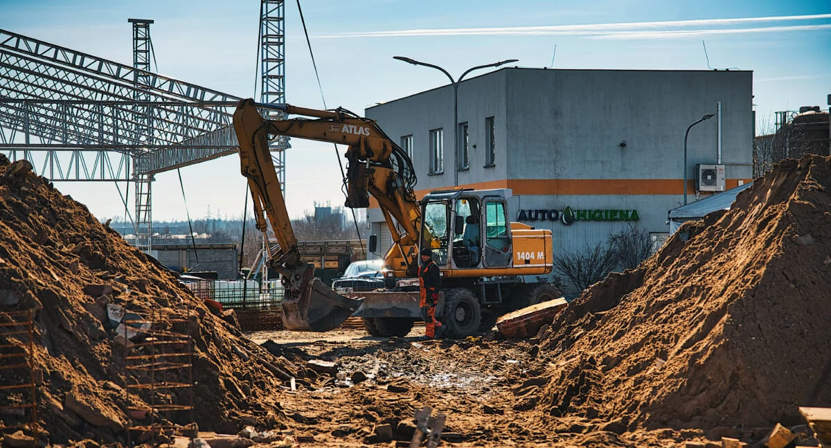 Fabryka Lloyda w Bydgoszczy: koparki już pracują. Start odbudowy