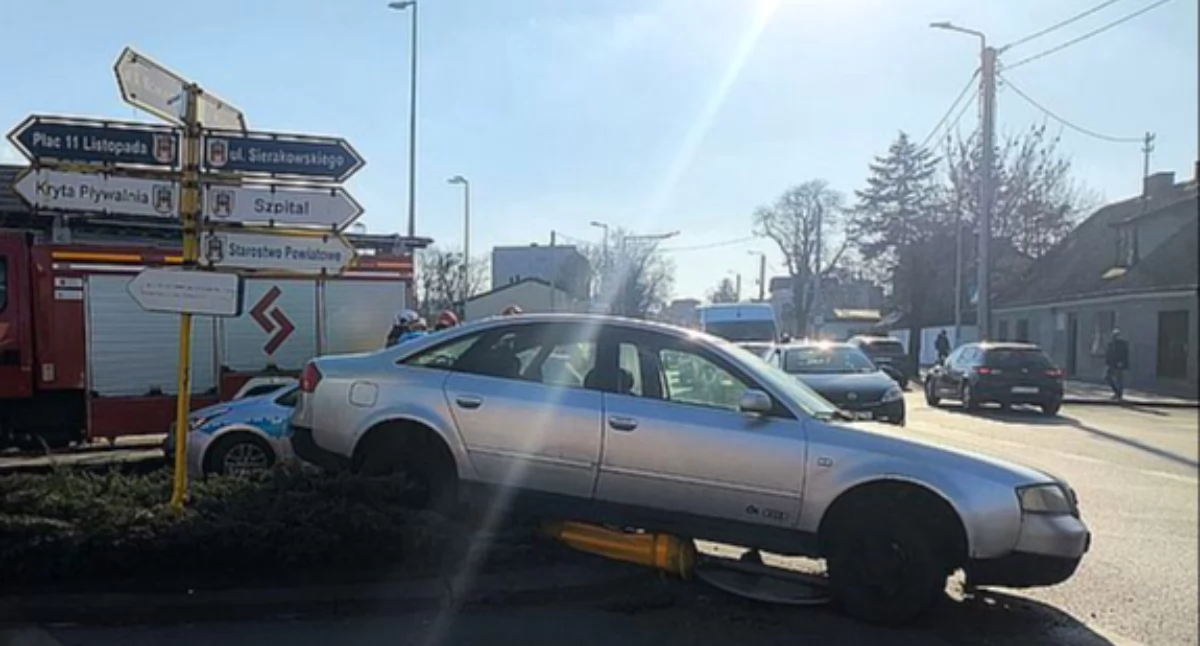 Nietrzeźwy kierowca Lipno: dwie kolizje i porzucone auto