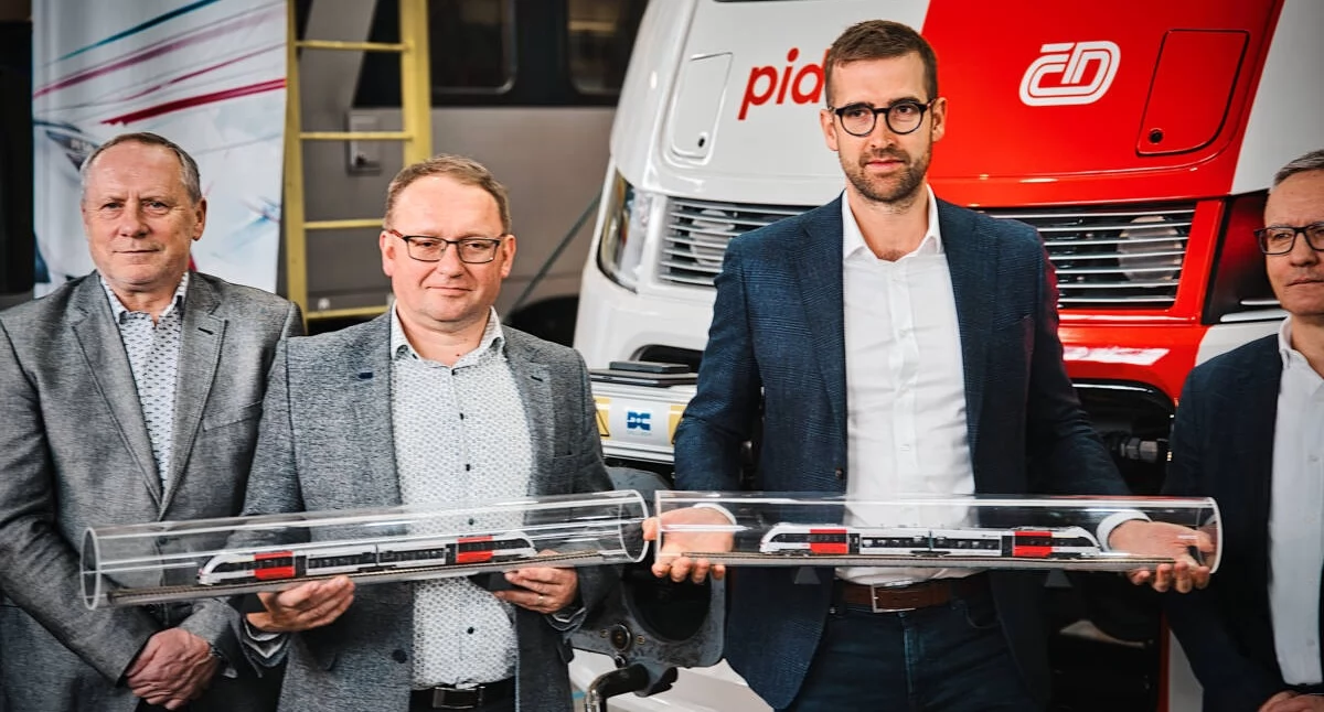 PESA 847 Bydgoszcz: setny pojazd z silnikami Rolls‑Roycea