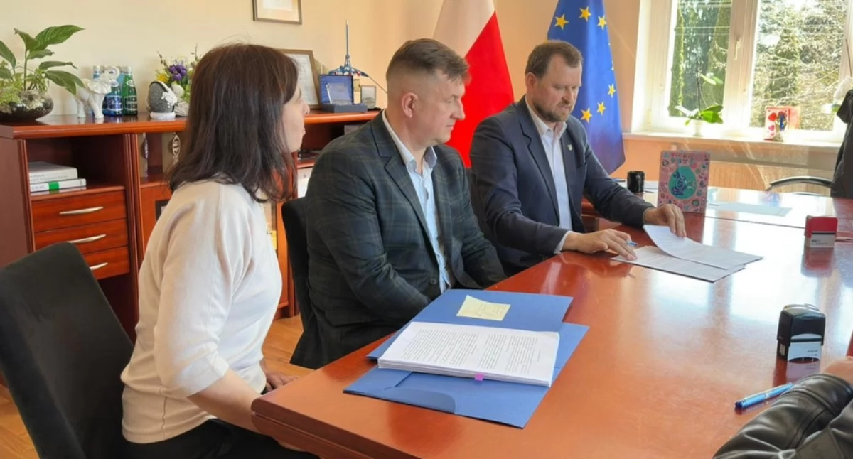 Przebudowa ul. Jabłoniowej w Dobrczu: umowa podpisana 2 kwietnia