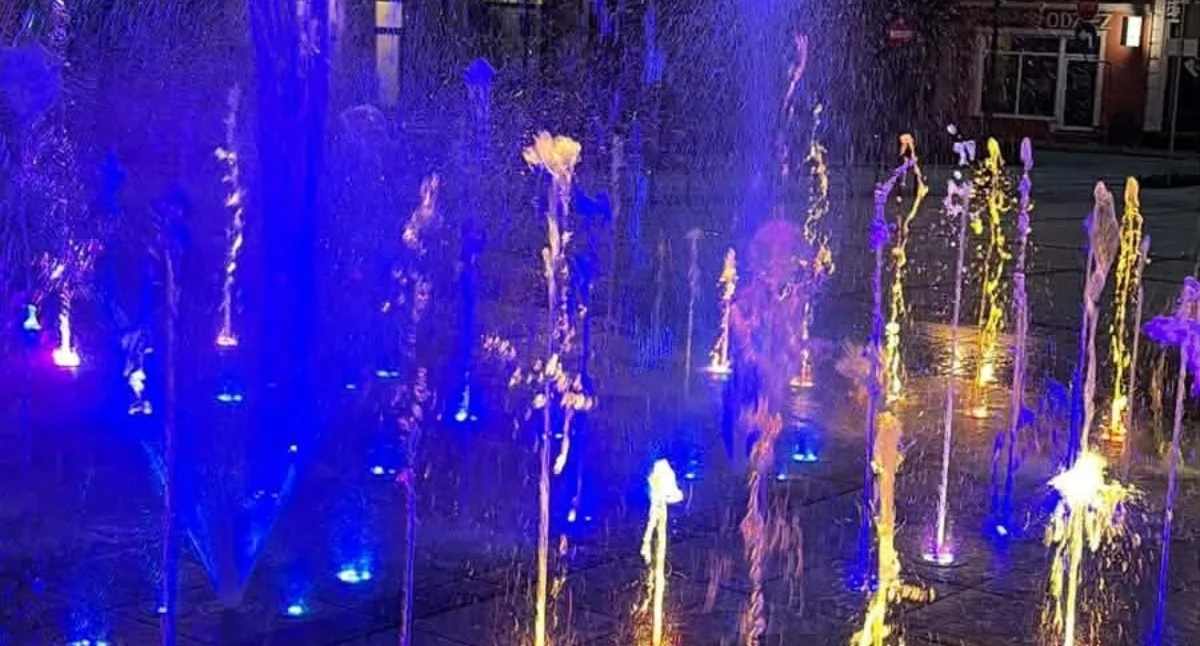 Fontanna w Koronowie: godziny i wieczorny pokaz o 21:38