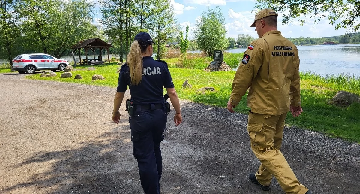 Świecie: policja i strażacy kontrolują akweny