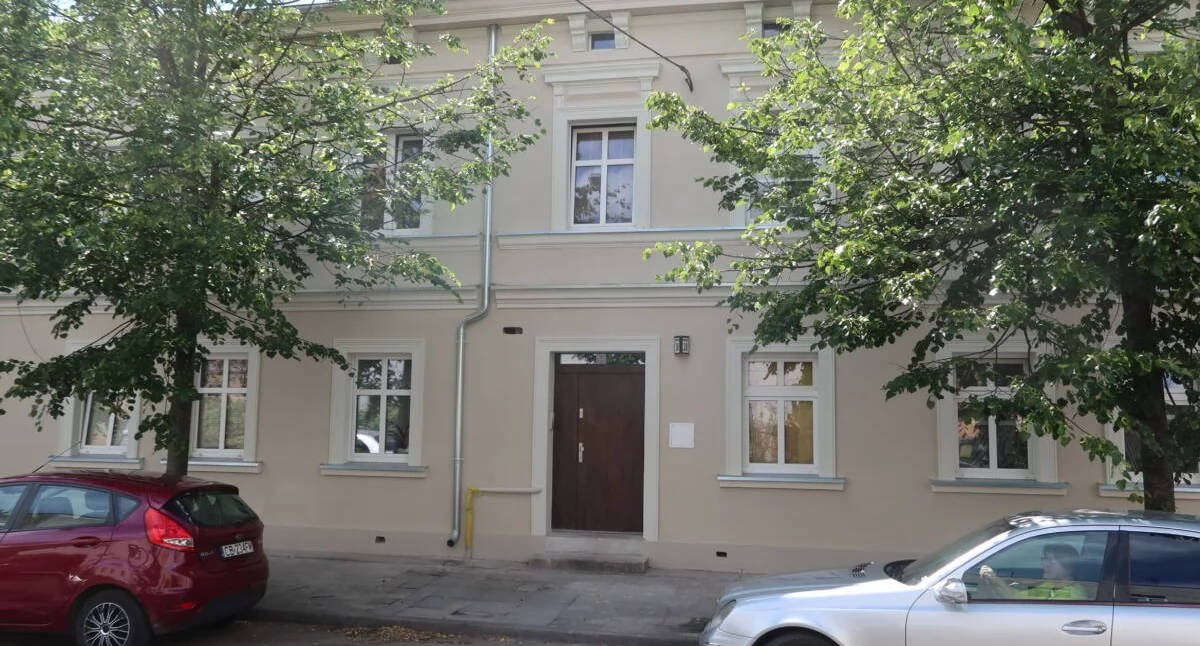 Szwederowo: odnowiona Lenartowicza 10, rusztowania na Ugory 14