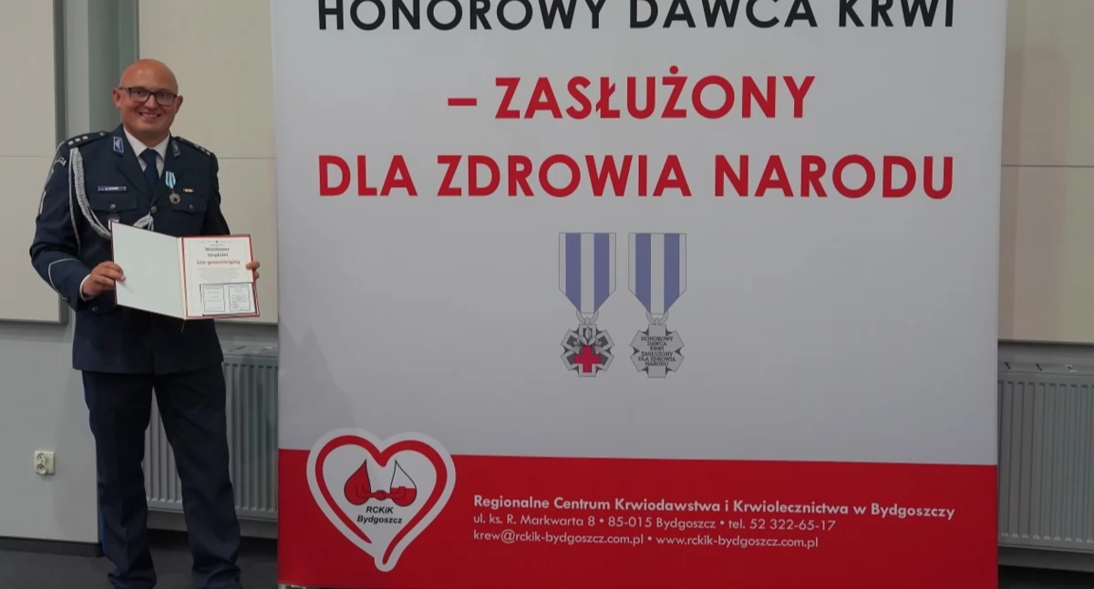 Bydgoski policjant z odznaką HDK. Akcja krwiodawstwa 25 czerwca