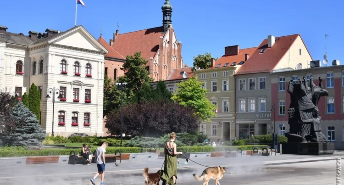 Upał w Bydgoszczy. 10 kurtyn wodnych od dziś, spacery odwołane