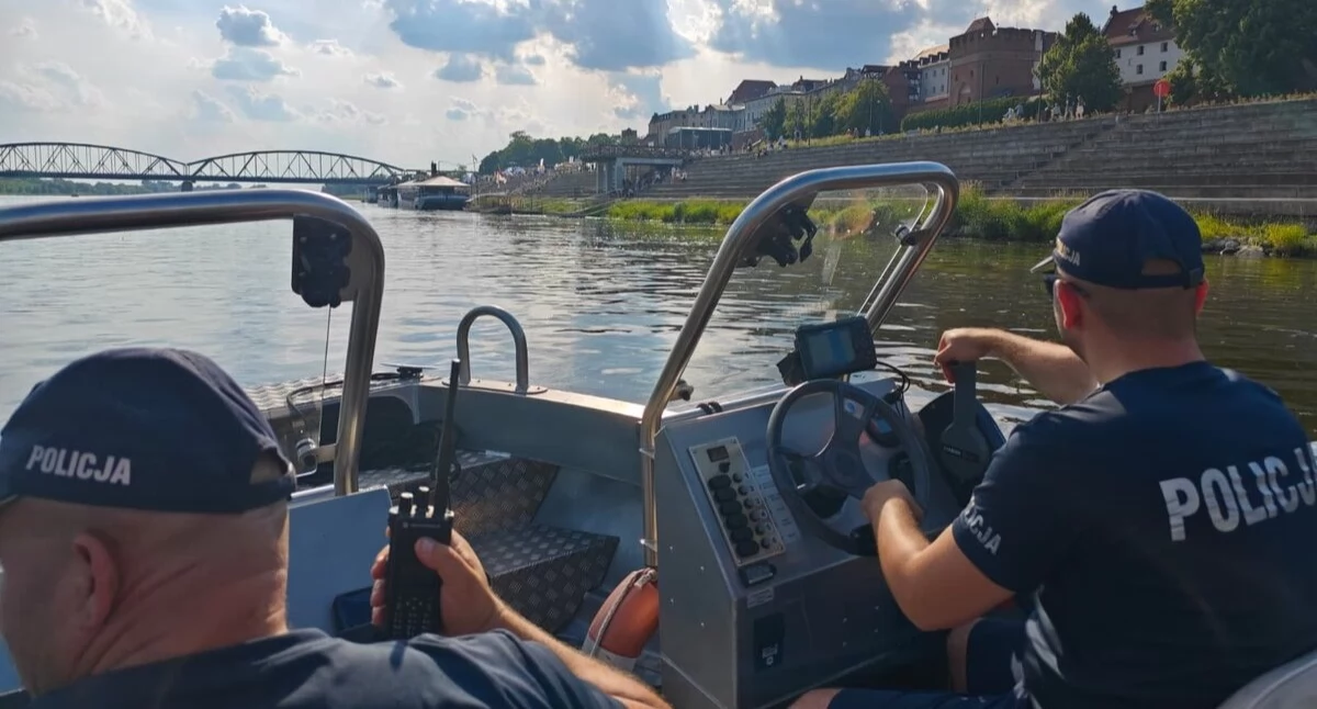 Patrole wodne w Toruniu. Policja na Wiśle i jeziorach
