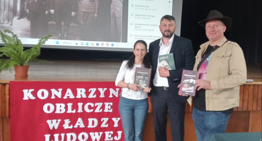 Krzysztof Tyborski wydał książkę o historii gminy Konarzyny w czasach komunistycznych