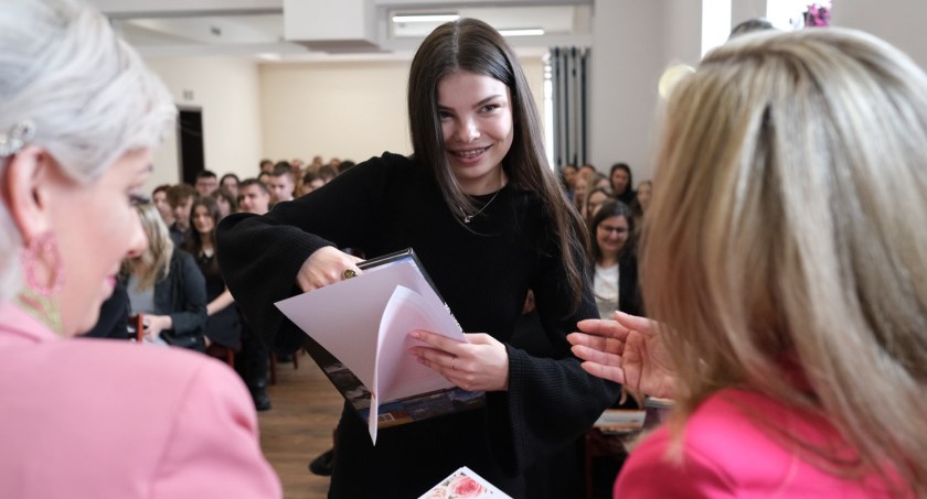 Uczniowie Technikum nr 3 mają już świadectwa